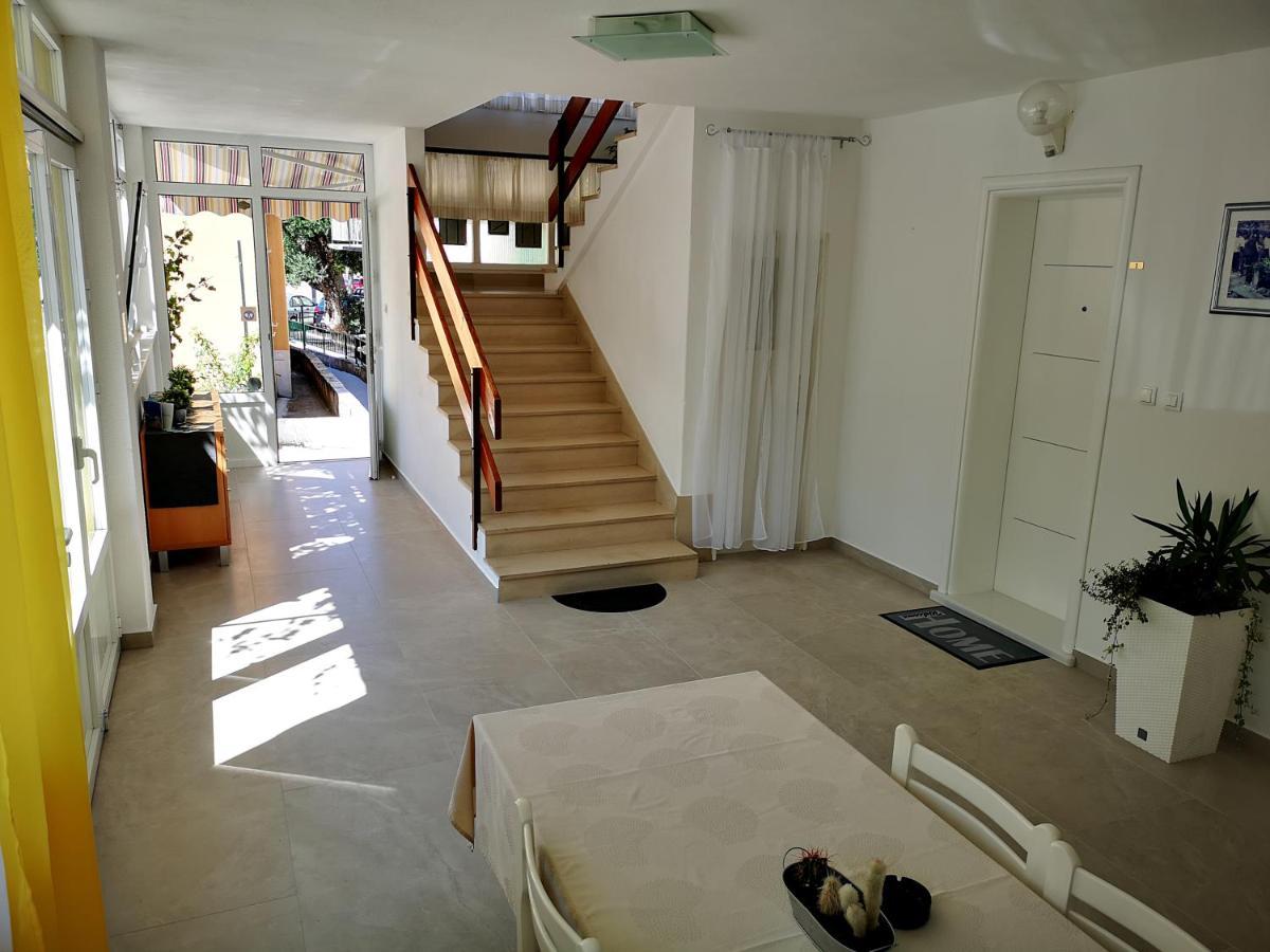 Deluxe Apartment F & M Tucepi Bagian luar foto