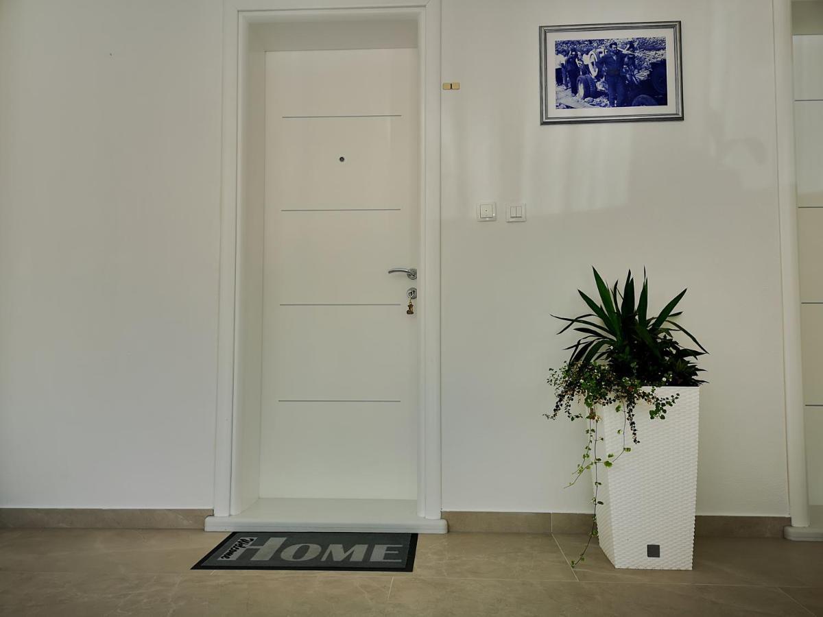 Deluxe Apartment F & M Tucepi Bagian luar foto