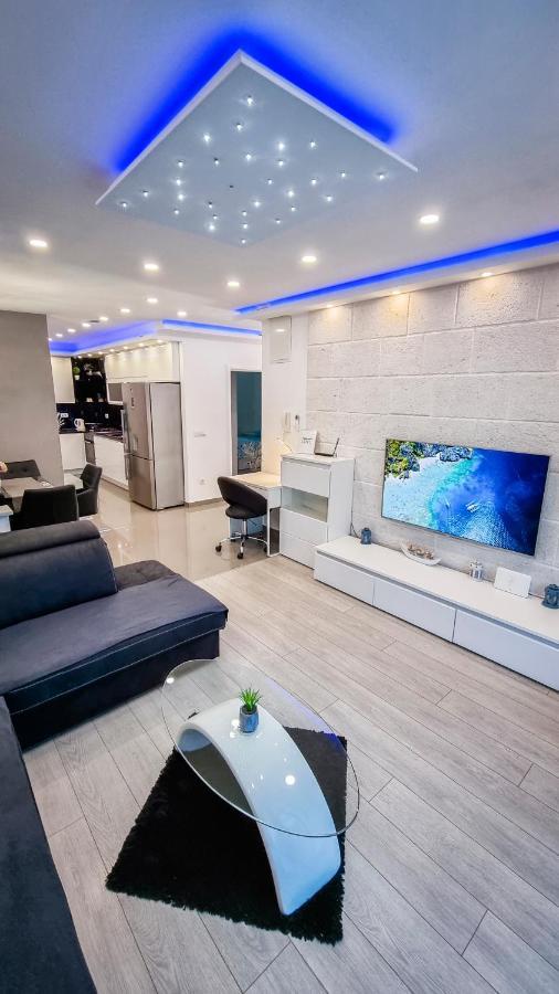 Deluxe Apartment F & M Tucepi Bagian luar foto