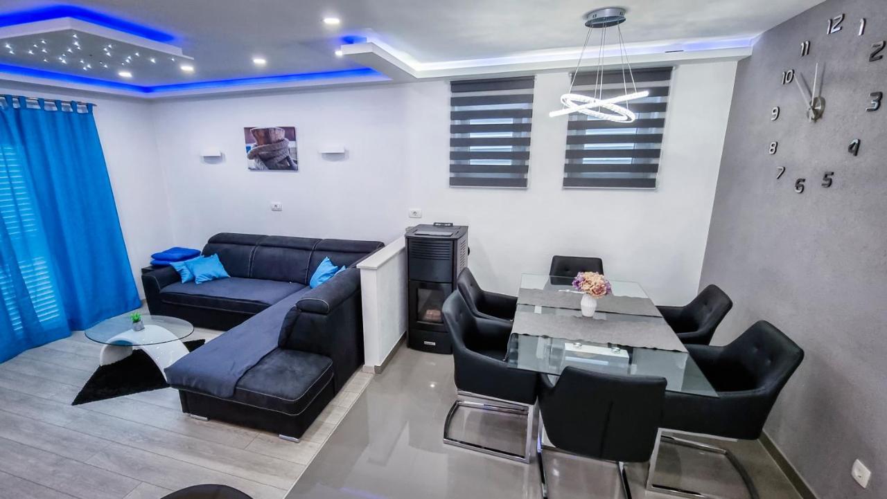 Deluxe Apartment F & M Tucepi Bagian luar foto