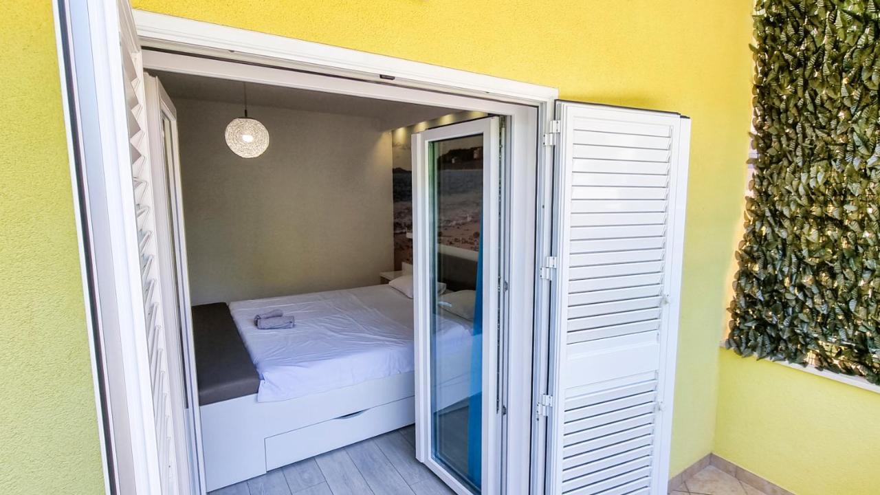 Deluxe Apartment F & M Tucepi Bagian luar foto