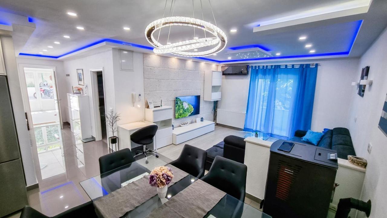 Deluxe Apartment F & M Tucepi Bagian luar foto