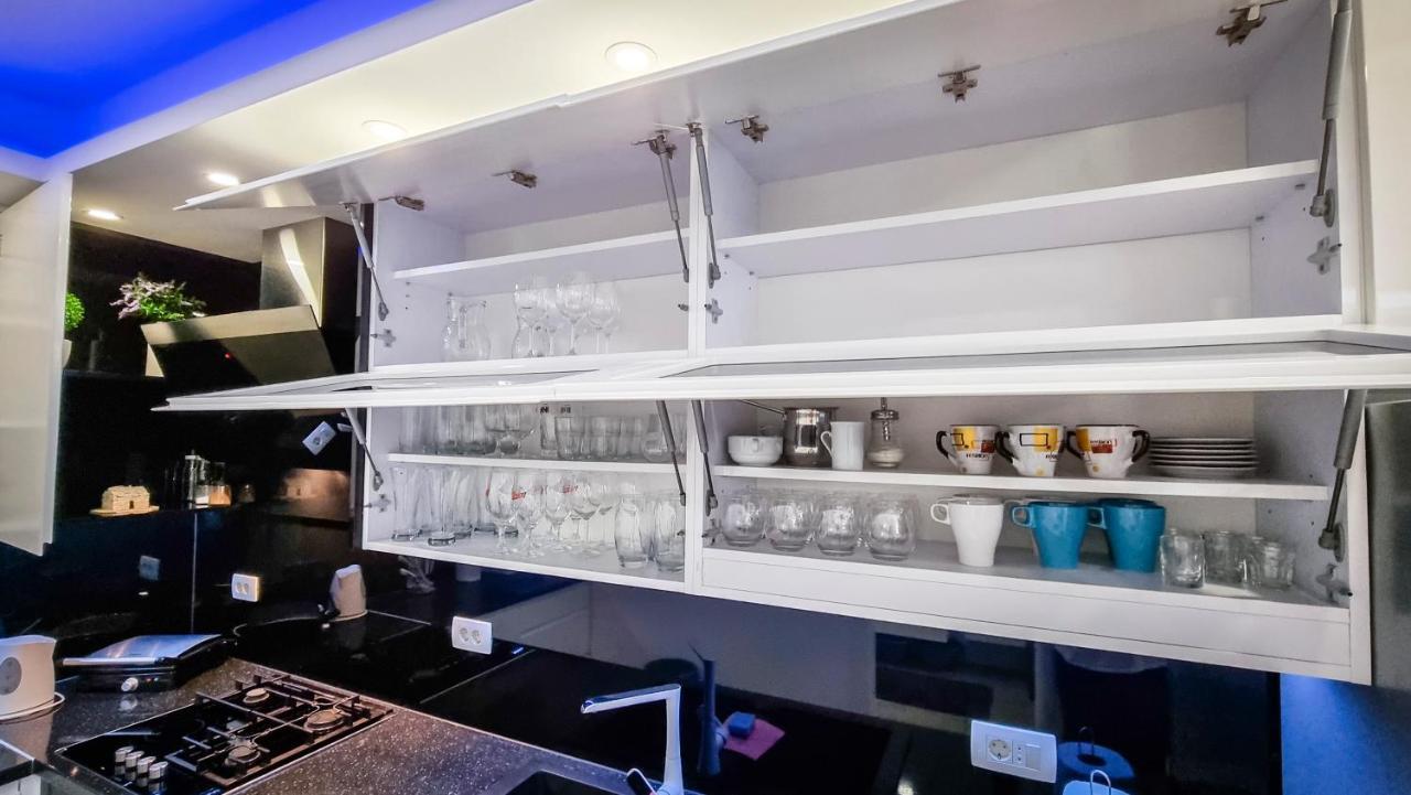 Deluxe Apartment F & M Tucepi Bagian luar foto