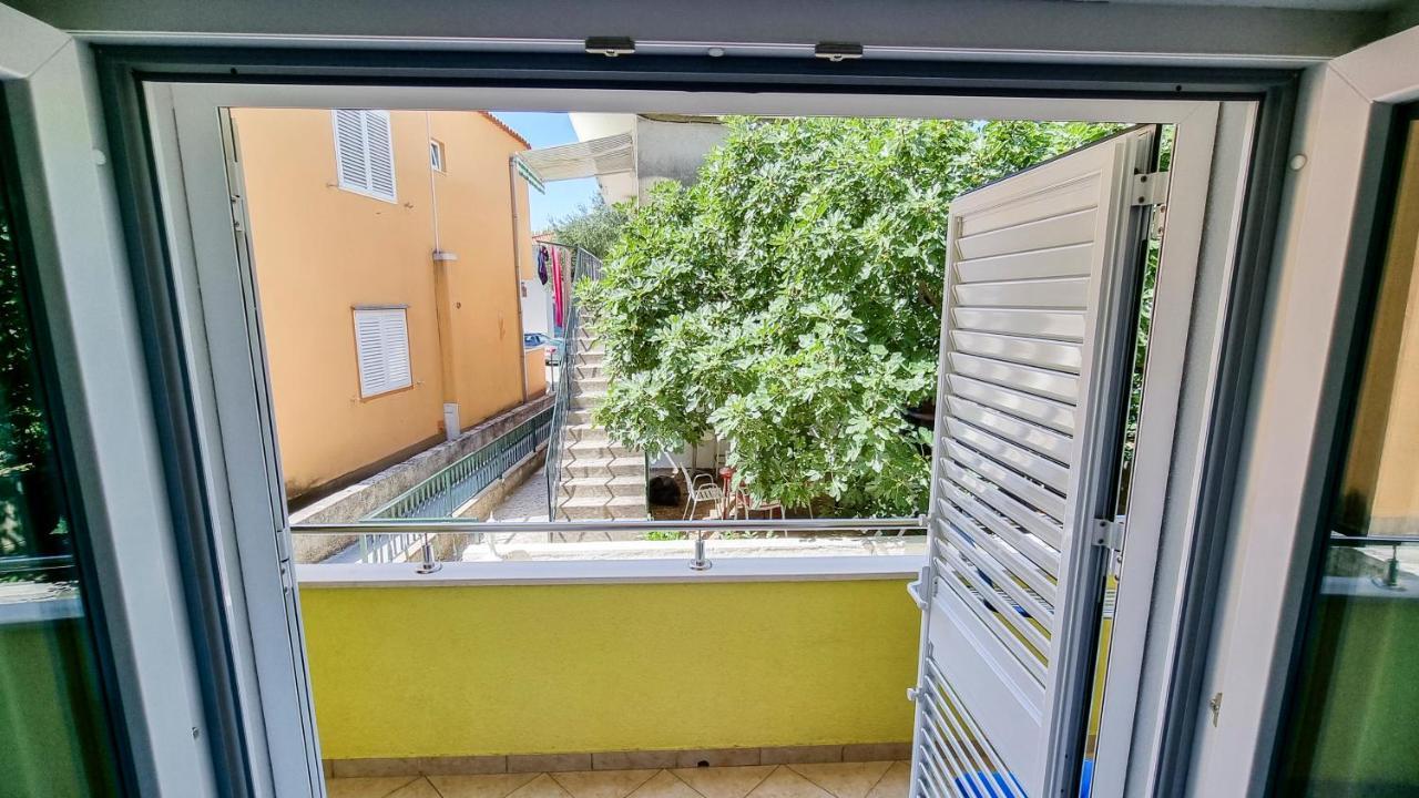 Deluxe Apartment F & M Tucepi Bagian luar foto