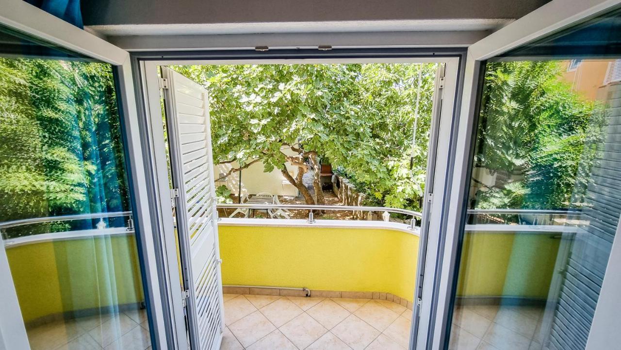 Deluxe Apartment F & M Tucepi Bagian luar foto