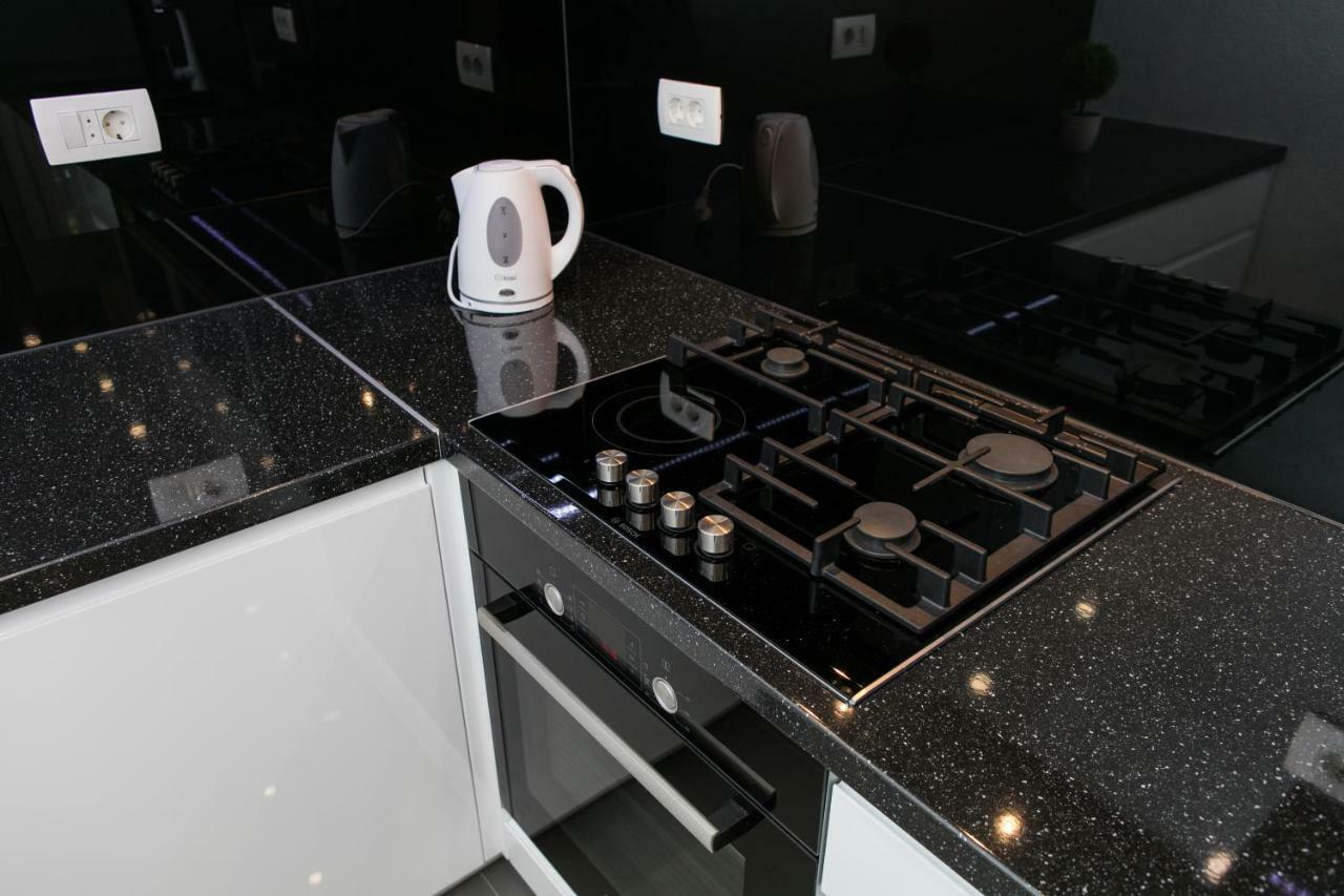 Deluxe Apartment F & M Tucepi Bagian luar foto