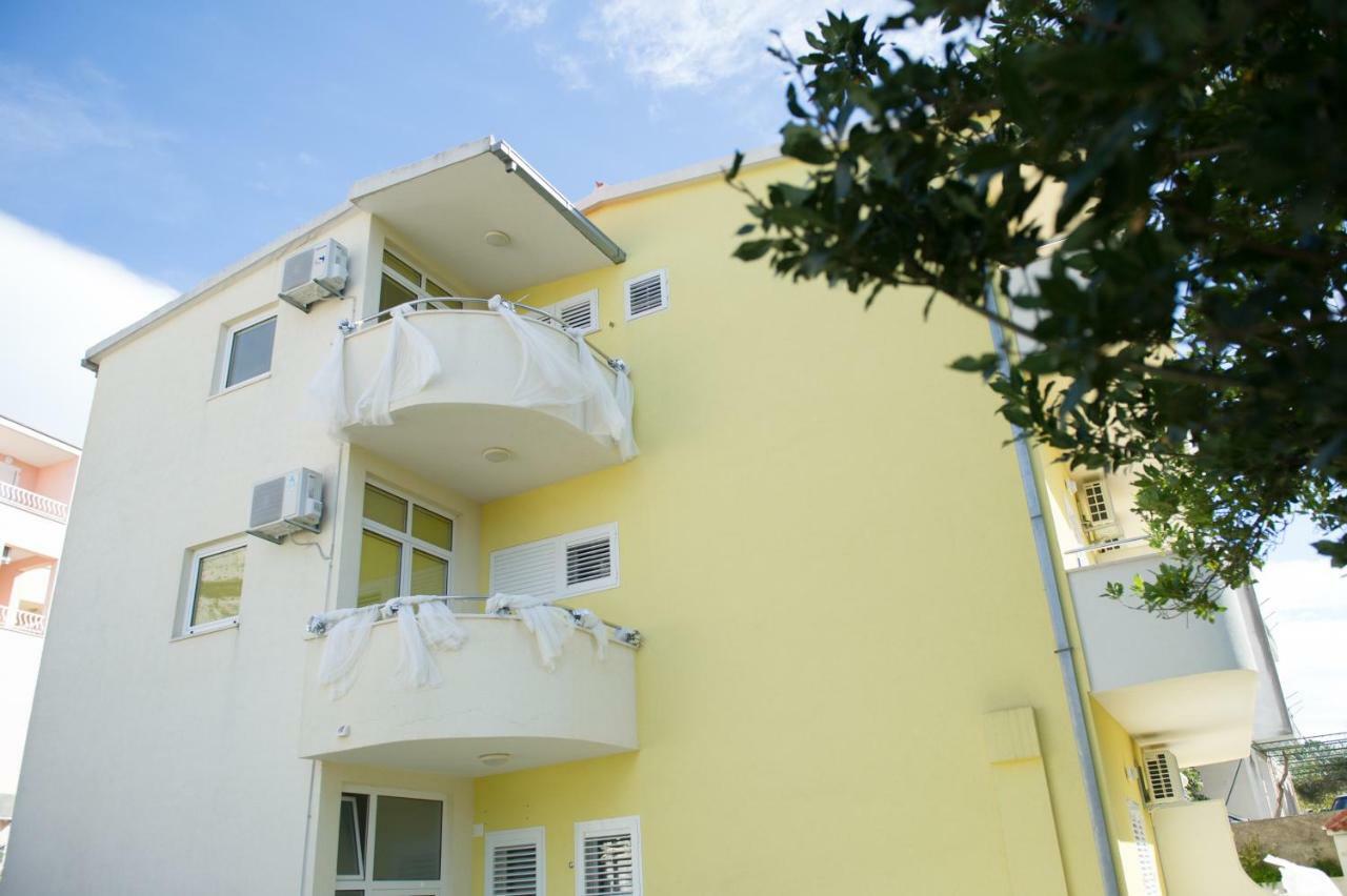 Deluxe Apartment F & M Tucepi Bagian luar foto